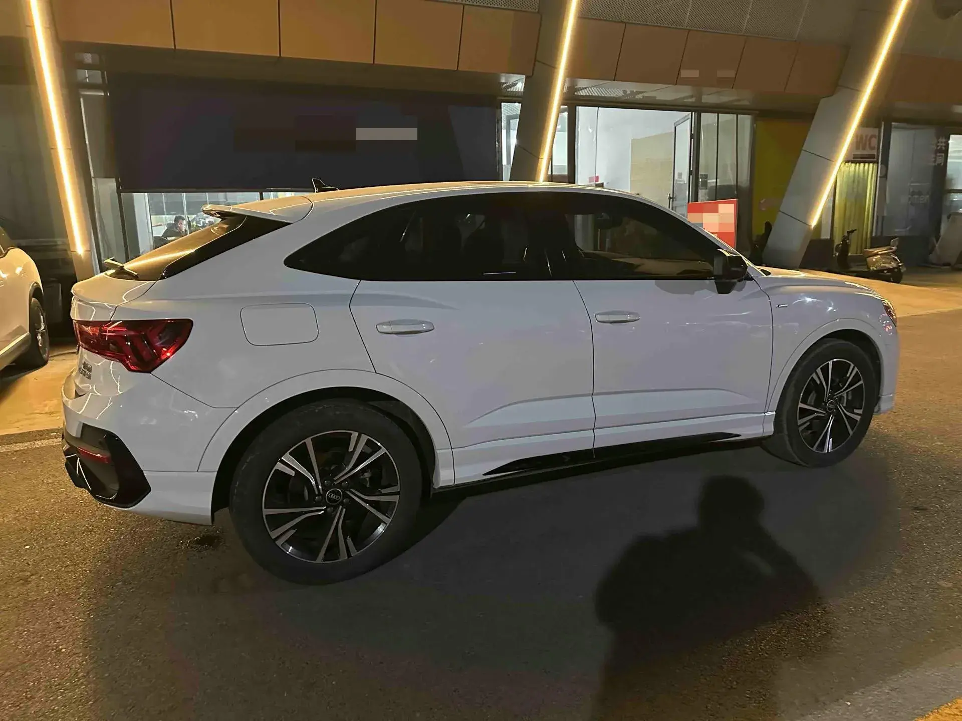 2022 AUDI Q3 thumbnail 3