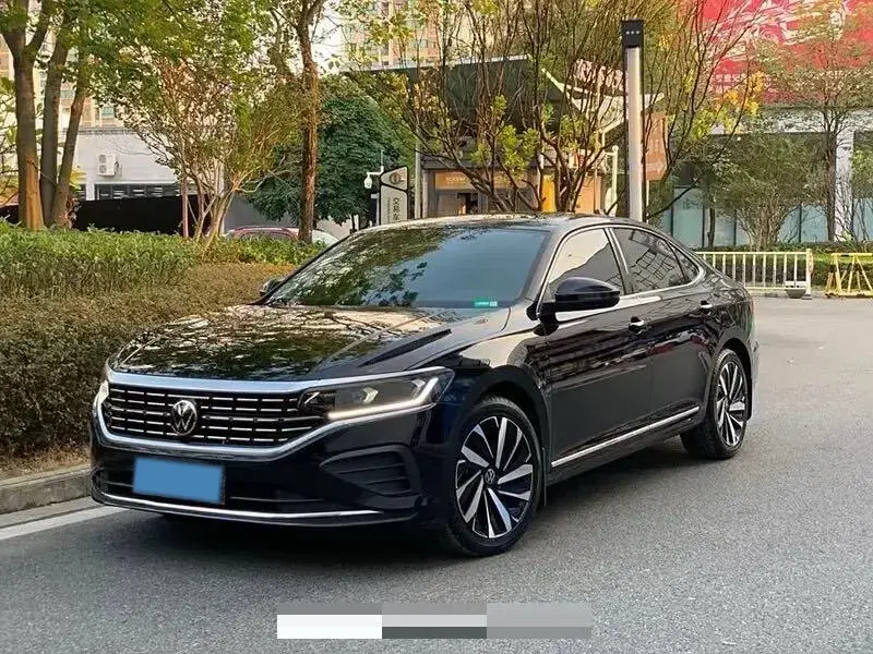 2024 VOLKSWAGEN PASSAT view 1