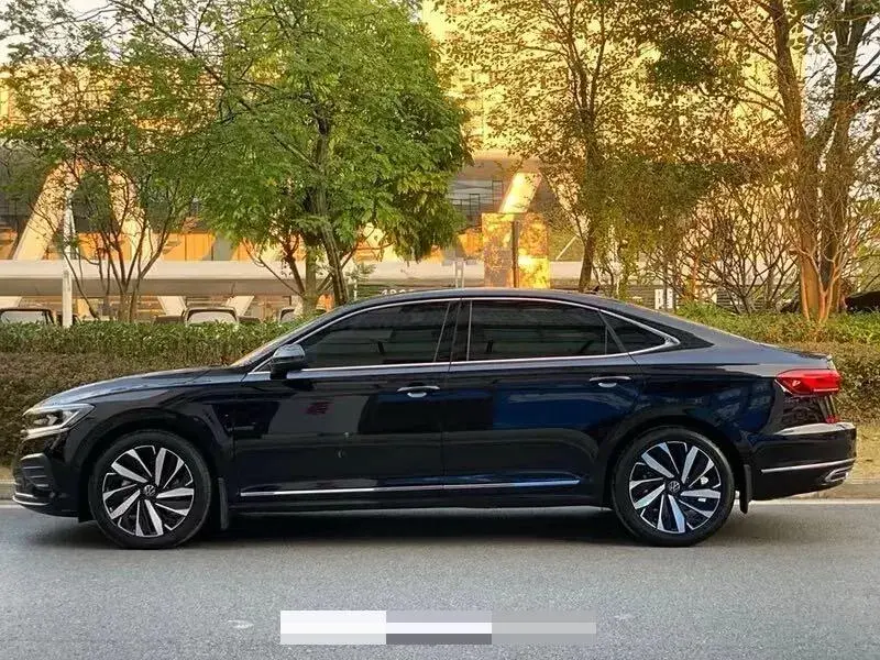 2024 VOLKSWAGEN PASSAT thumbnail 2
