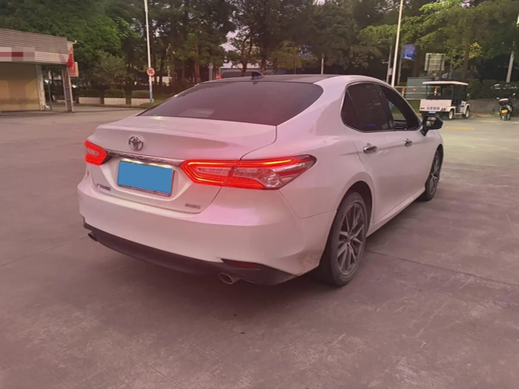 2021 TOYOTA CAMRY thumbnail 3