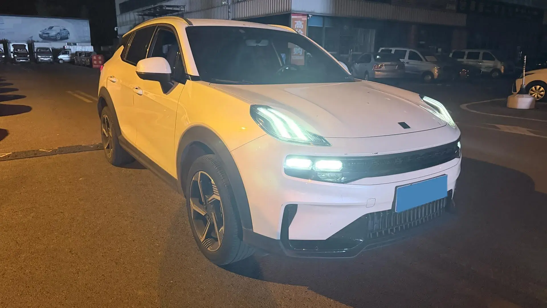 2023 LYNK&CO 06 thumbnail 2