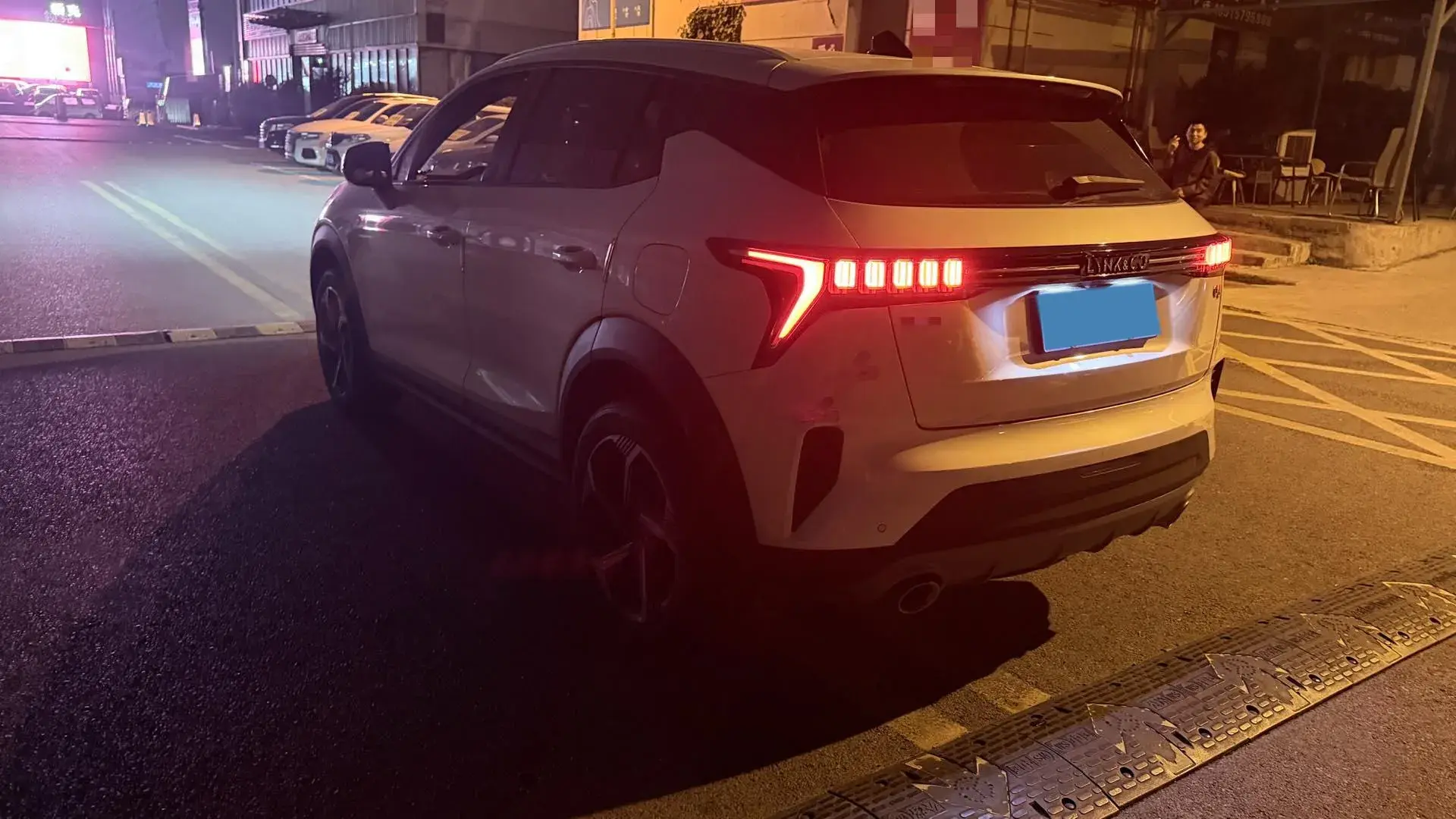 2023 LYNK&CO 06 thumbnail 4