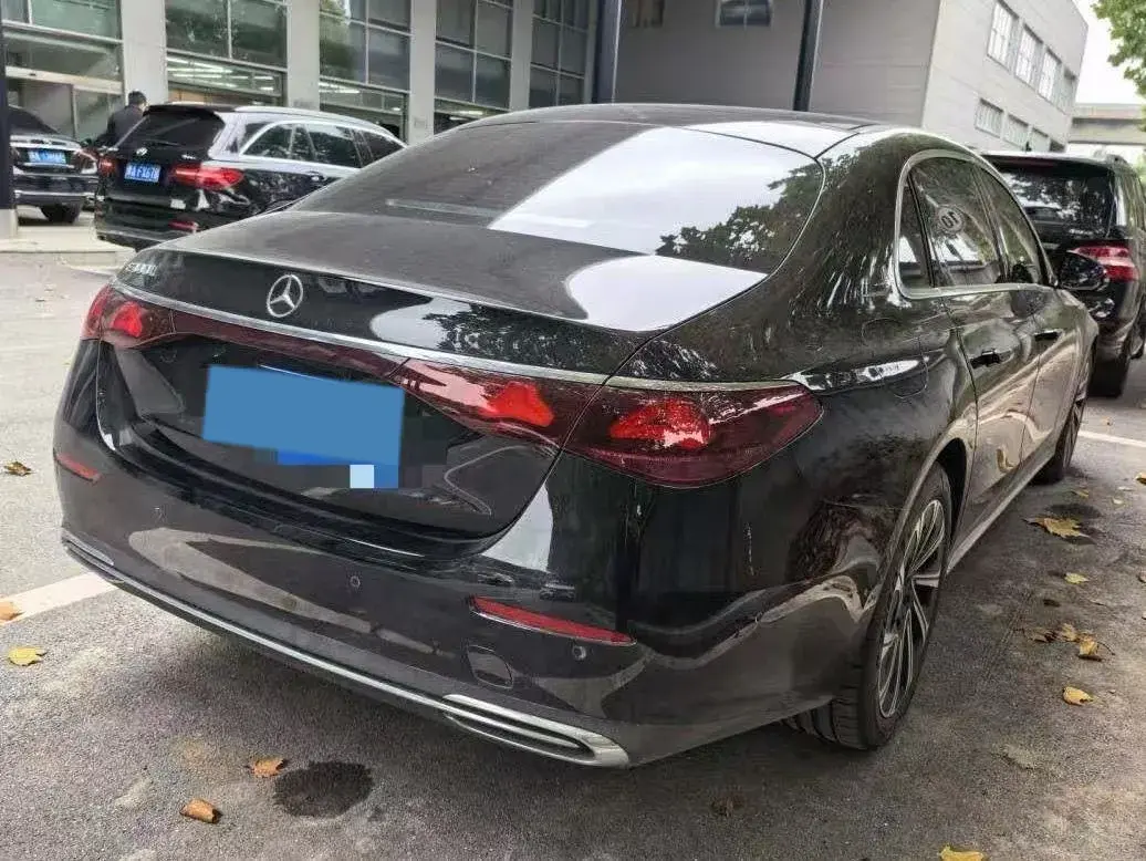 2025 MERCEDES-BENZ E thumbnail 2