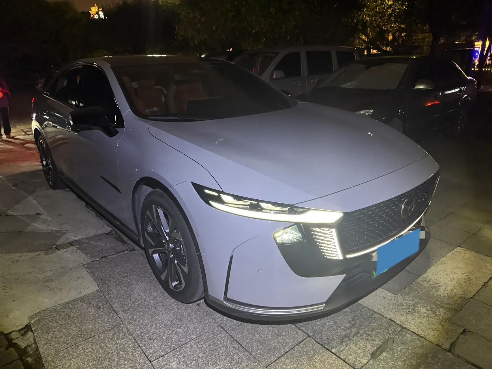 2025 MAZDA EZ-6 thumbnail 4