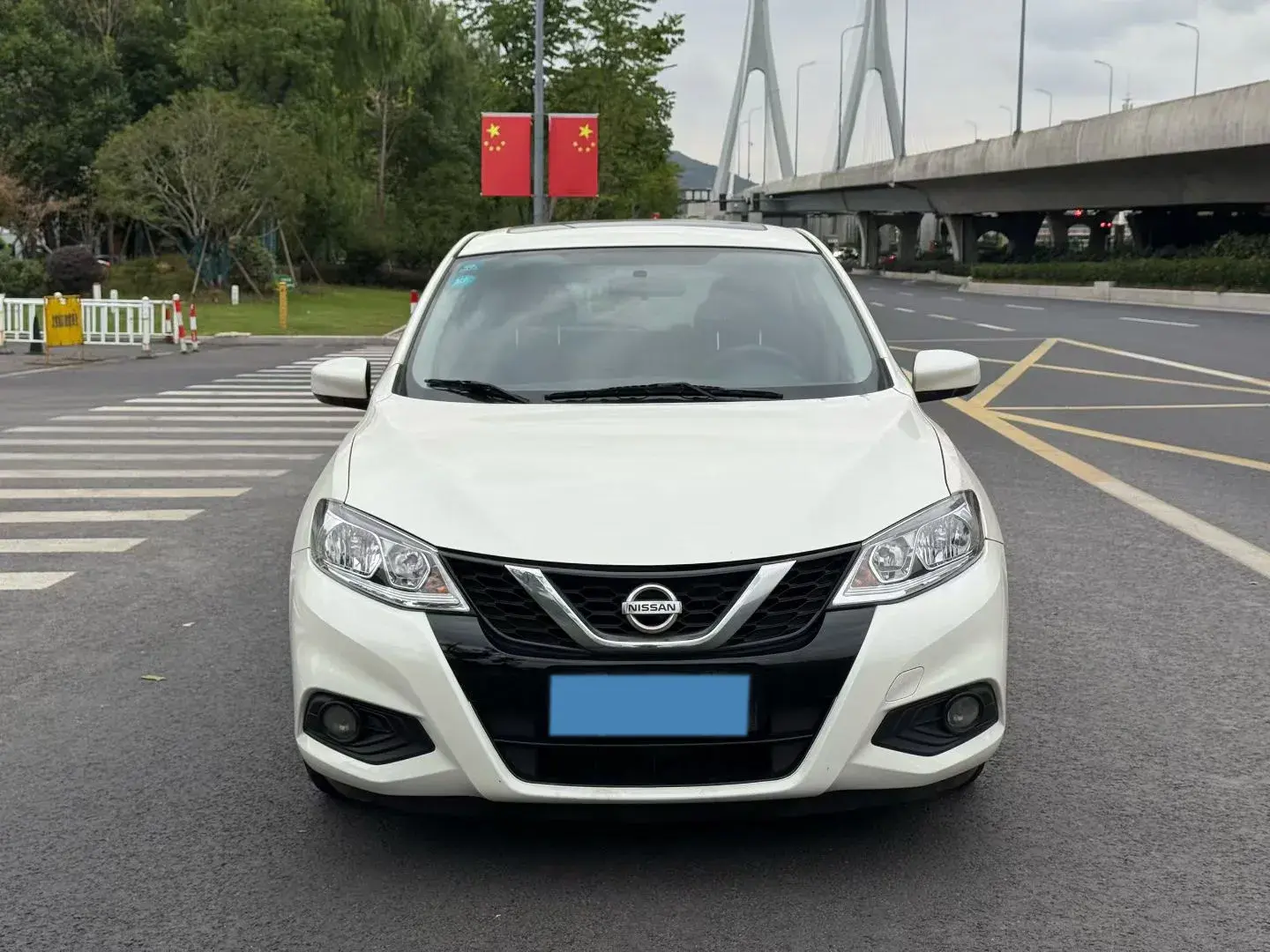 2020 NISSAN TIIDA thumbnail 2
