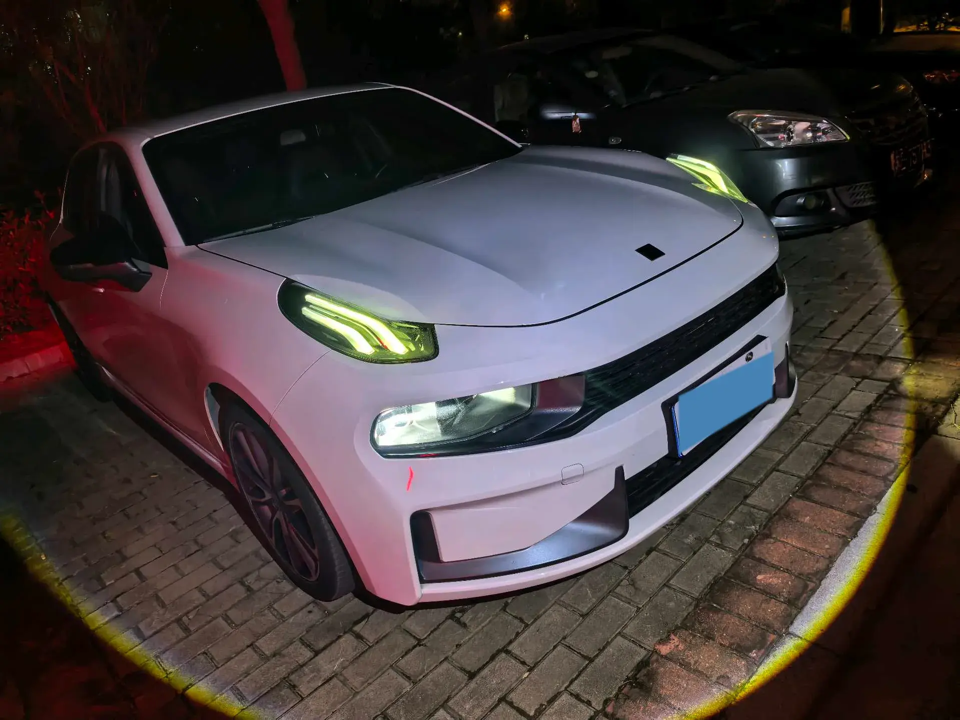 2018 LYNK&CO 03 thumbnail 3