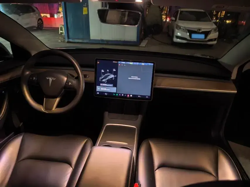 2021 TESLA MODEL thumbnail 4