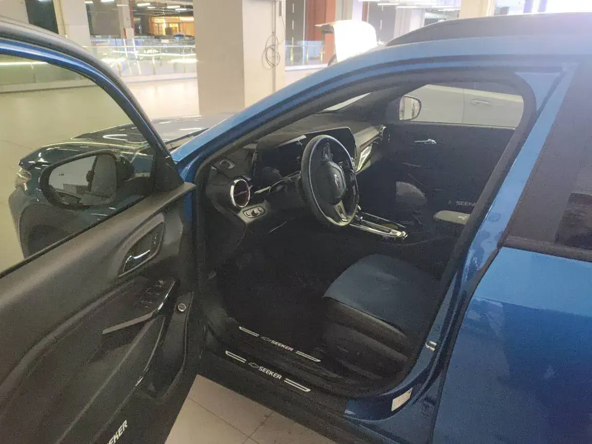 2022 CHEVROLET SEEKER thumbnail 3