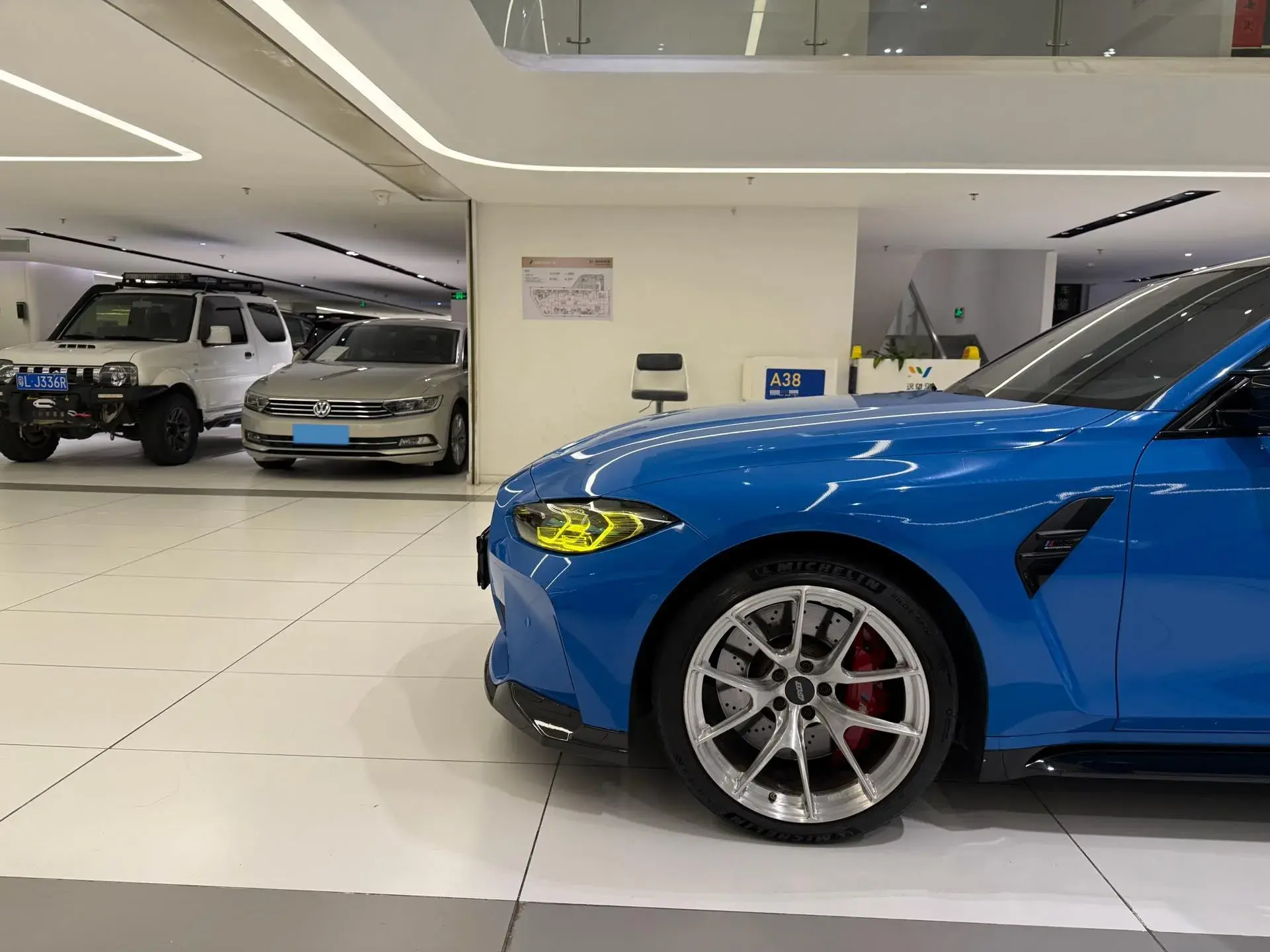 2021 BMW M3 thumbnail 3