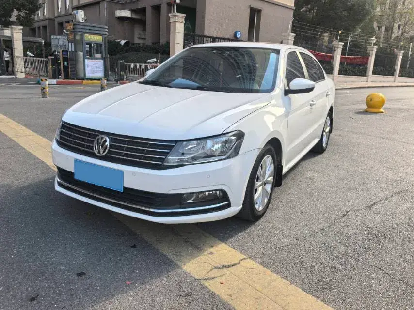 2017 VOLKSWAGEN LAVIDA view 1