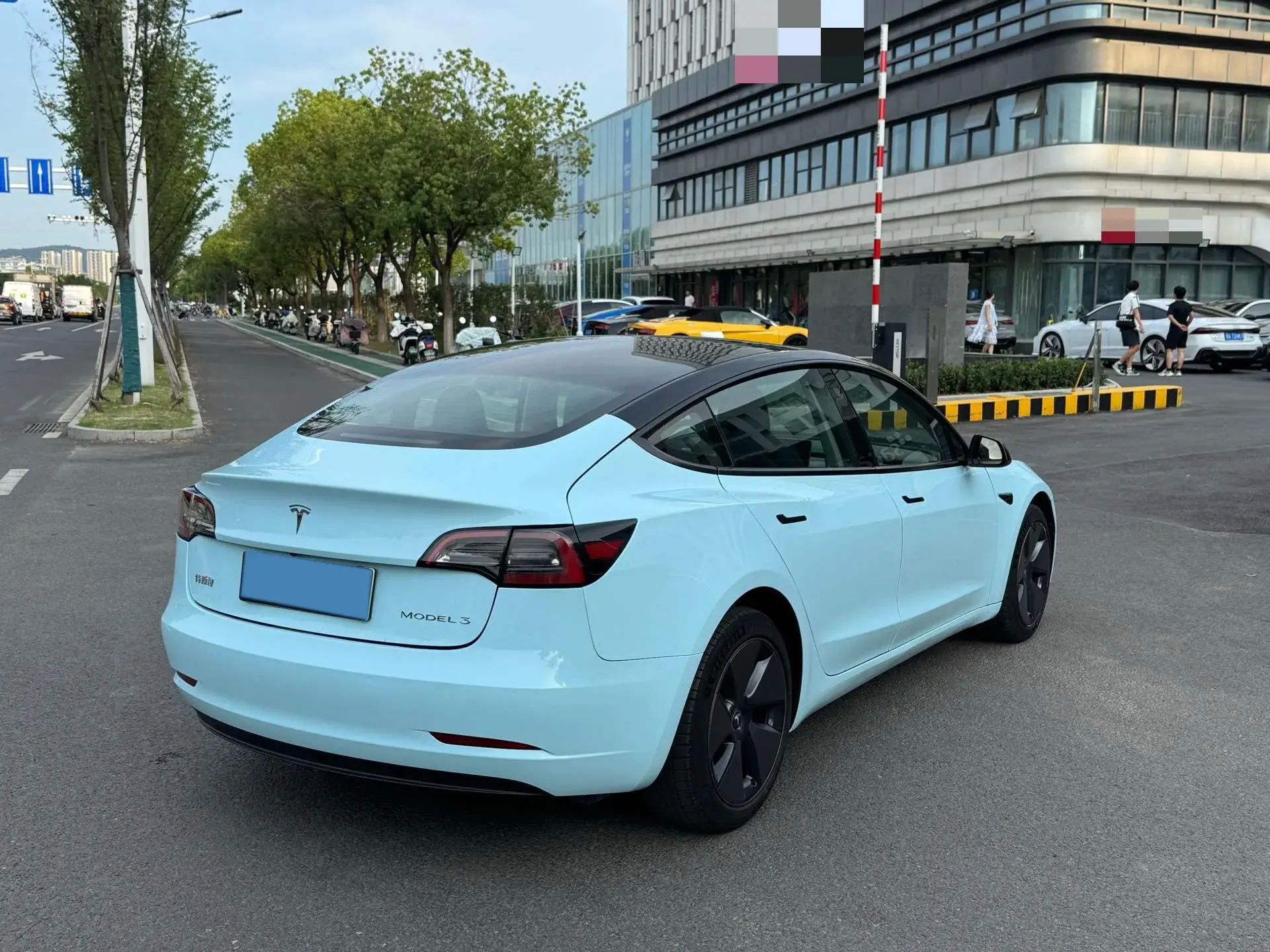 2021 TESLA MODEL thumbnail 4