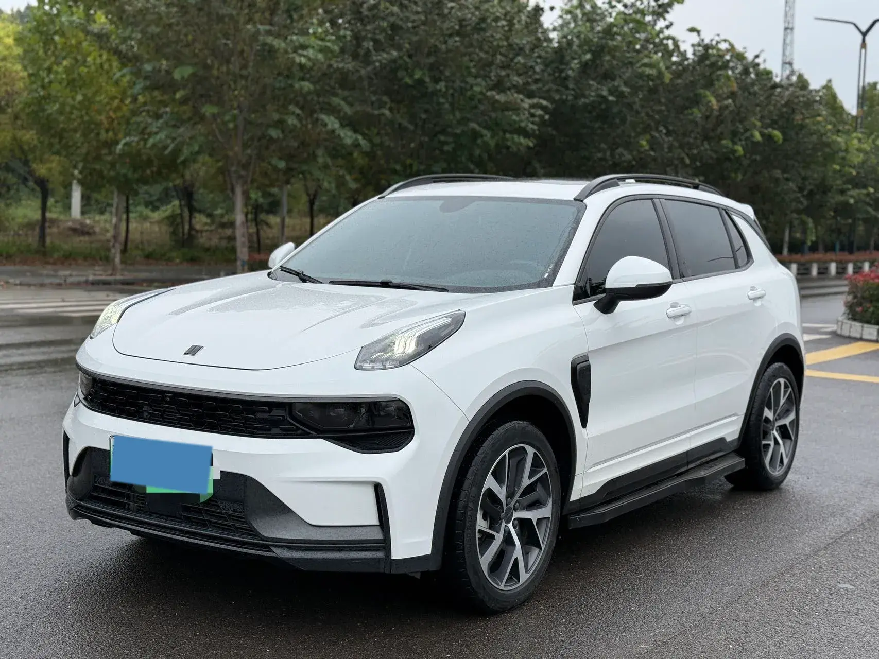 2022 LYNK&CO 01 view 1