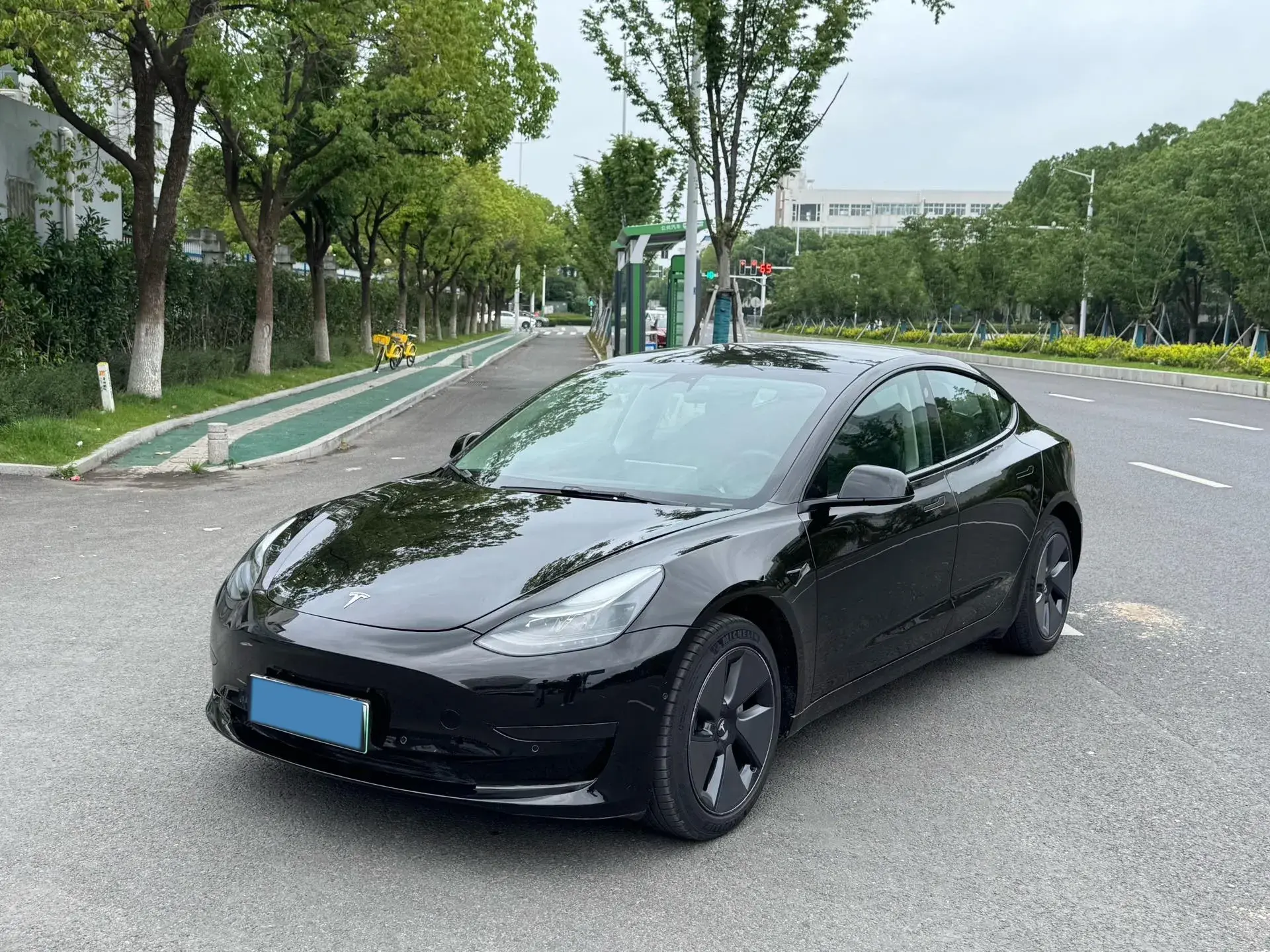 2021 TESLA MODEL view 1