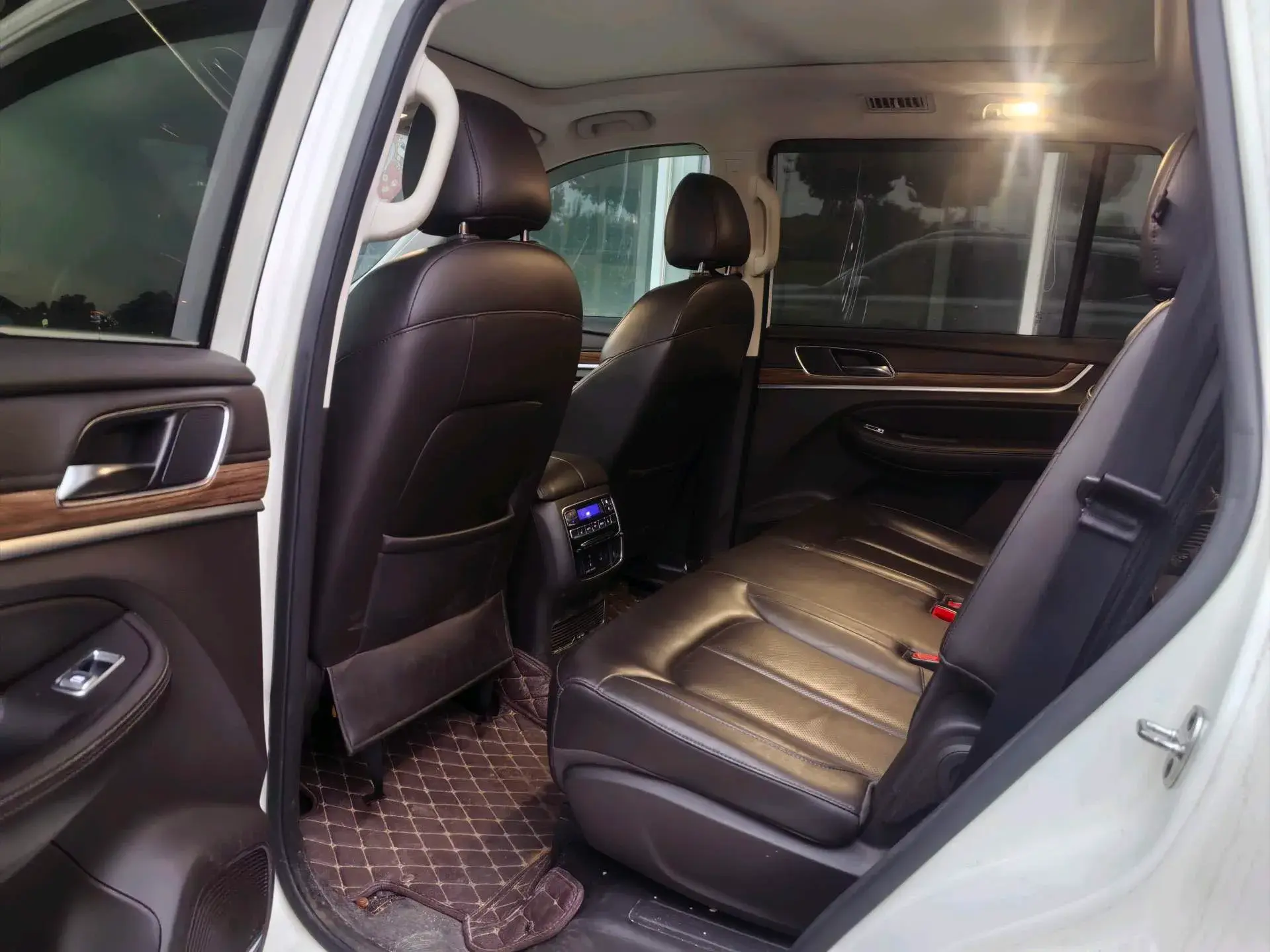 2018 ROEWE RX8 thumbnail 4