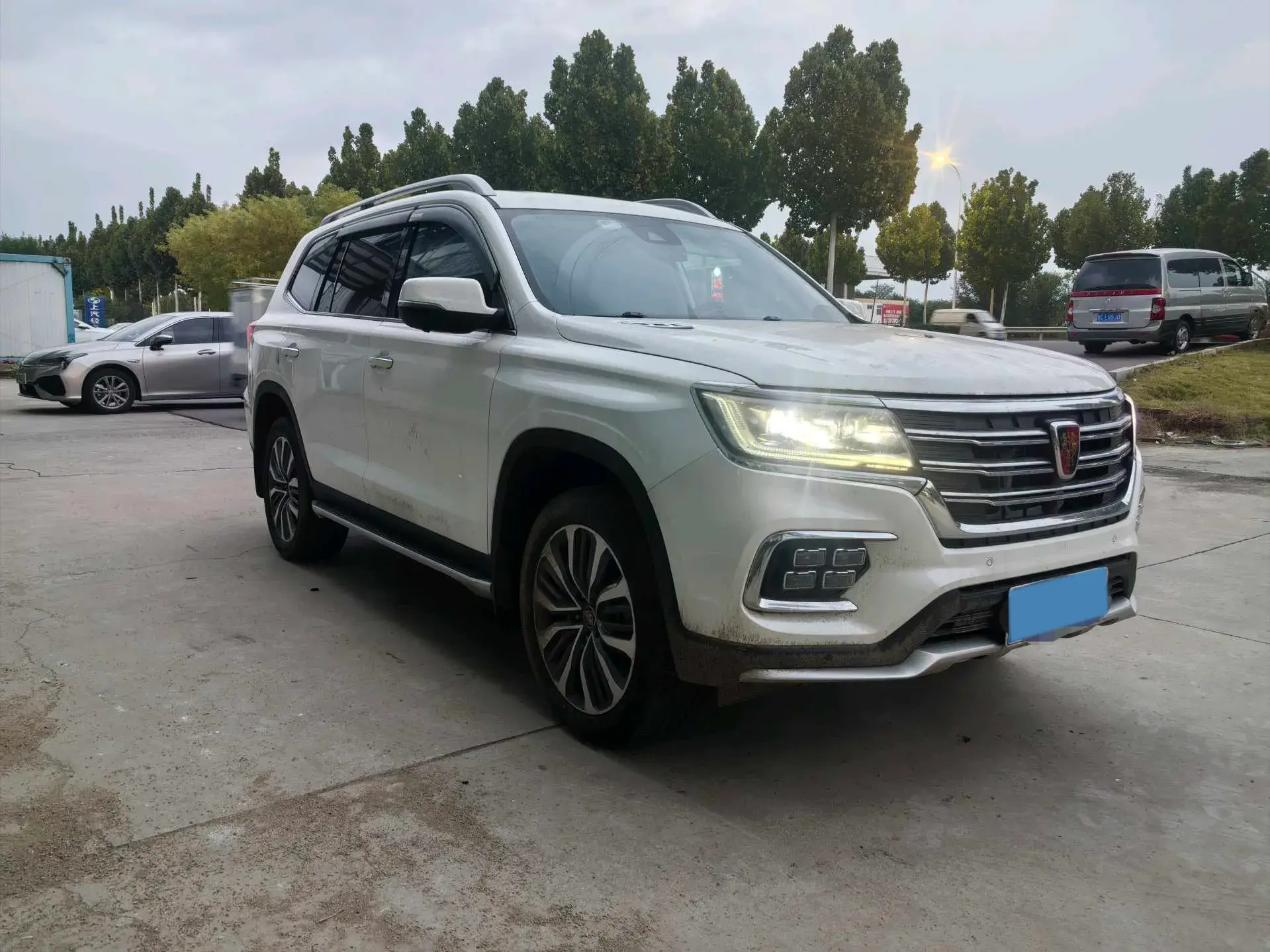 2018 ROEWE RX8 thumbnail 2
