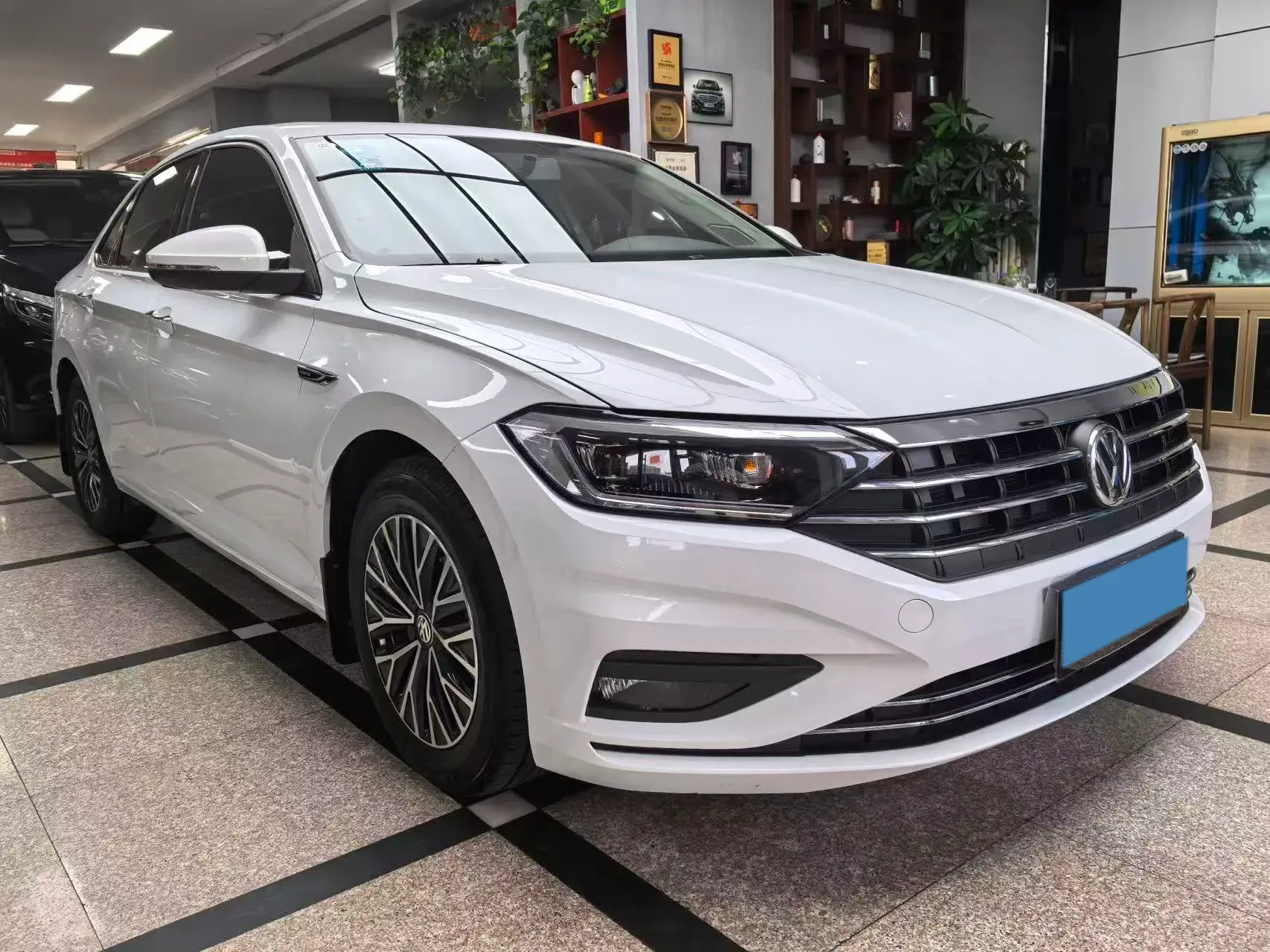 2019 VOLKSWAGEN SAGITAR thumbnail 3