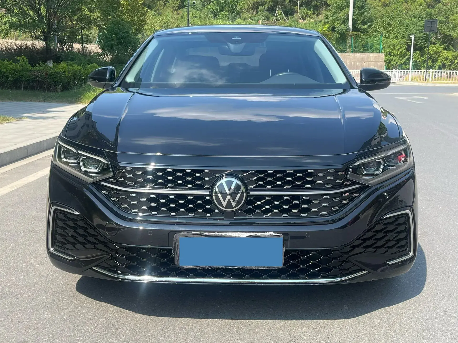 2022 VOLKSWAGEN PASSAT thumbnail 2
