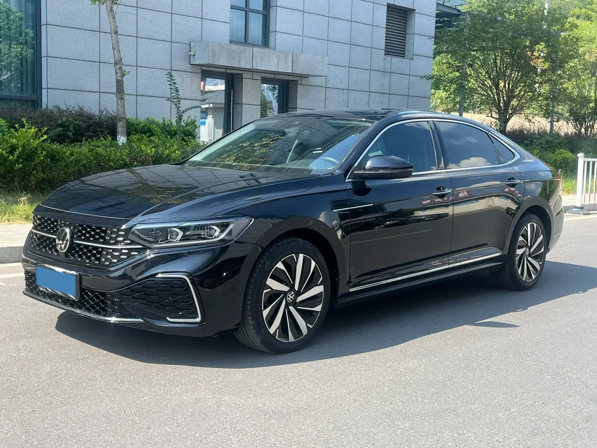 2022 VOLKSWAGEN PASSAT view 1