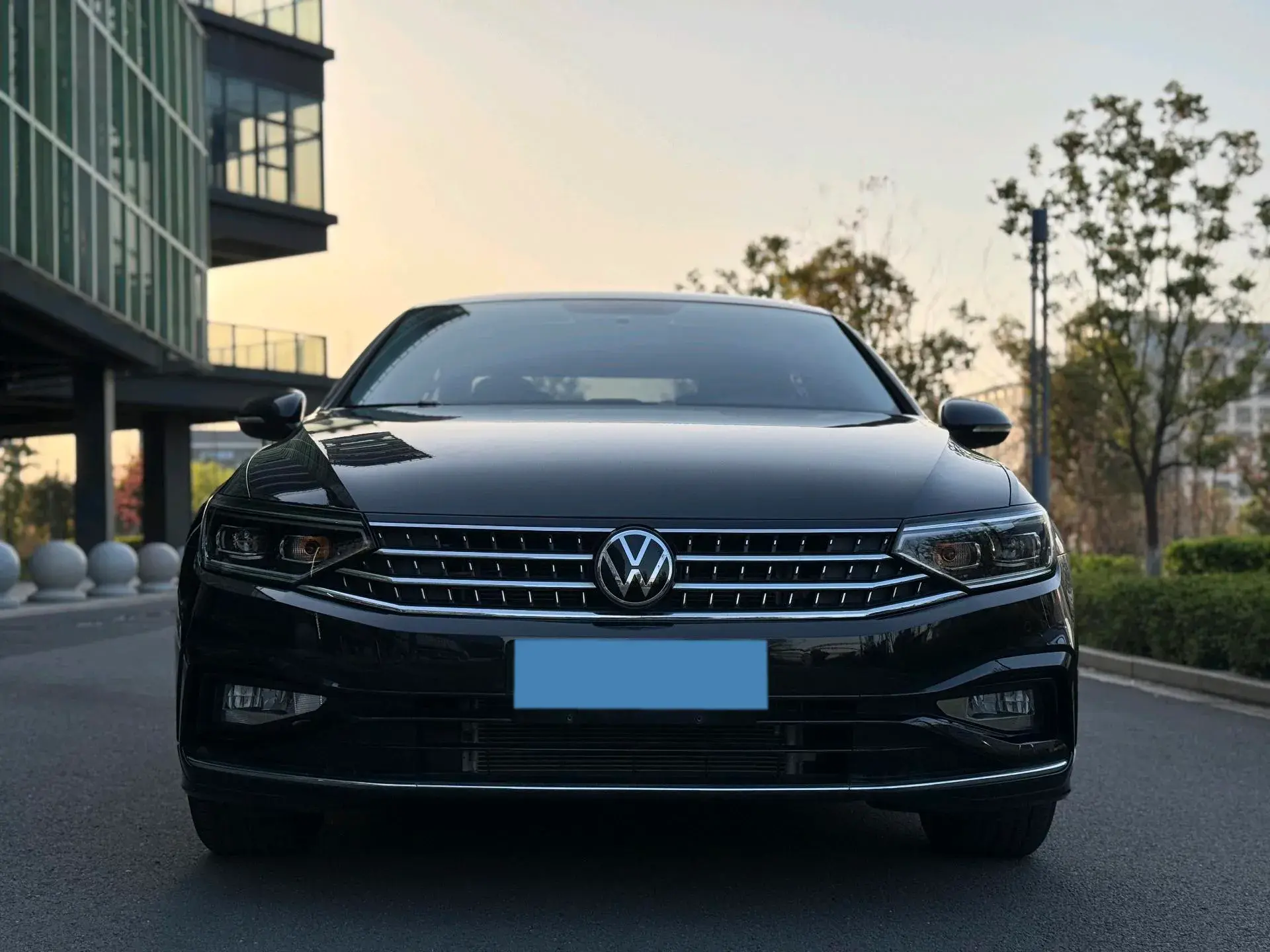 2023 VOLKSWAGEN MAGOTAN thumbnail 2