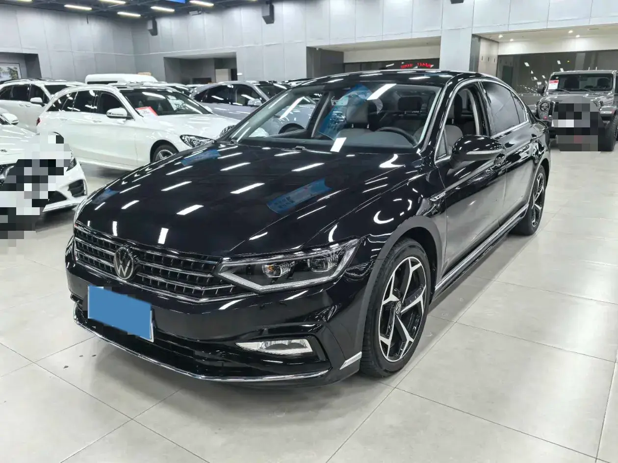 2023 VOLKSWAGEN MAGOTAN view 1