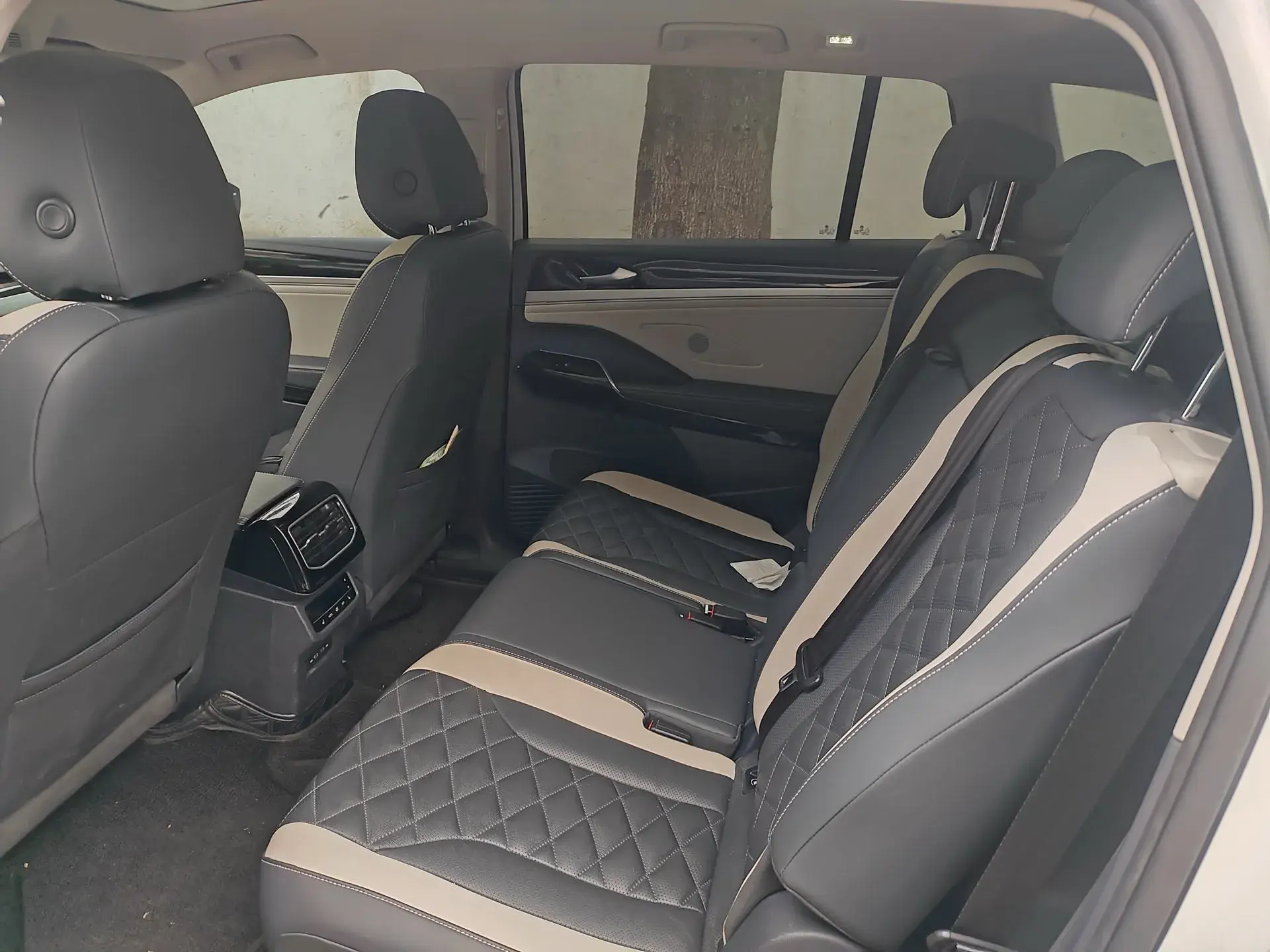 2021 VOLKSWAGEN ID.6 thumbnail 4