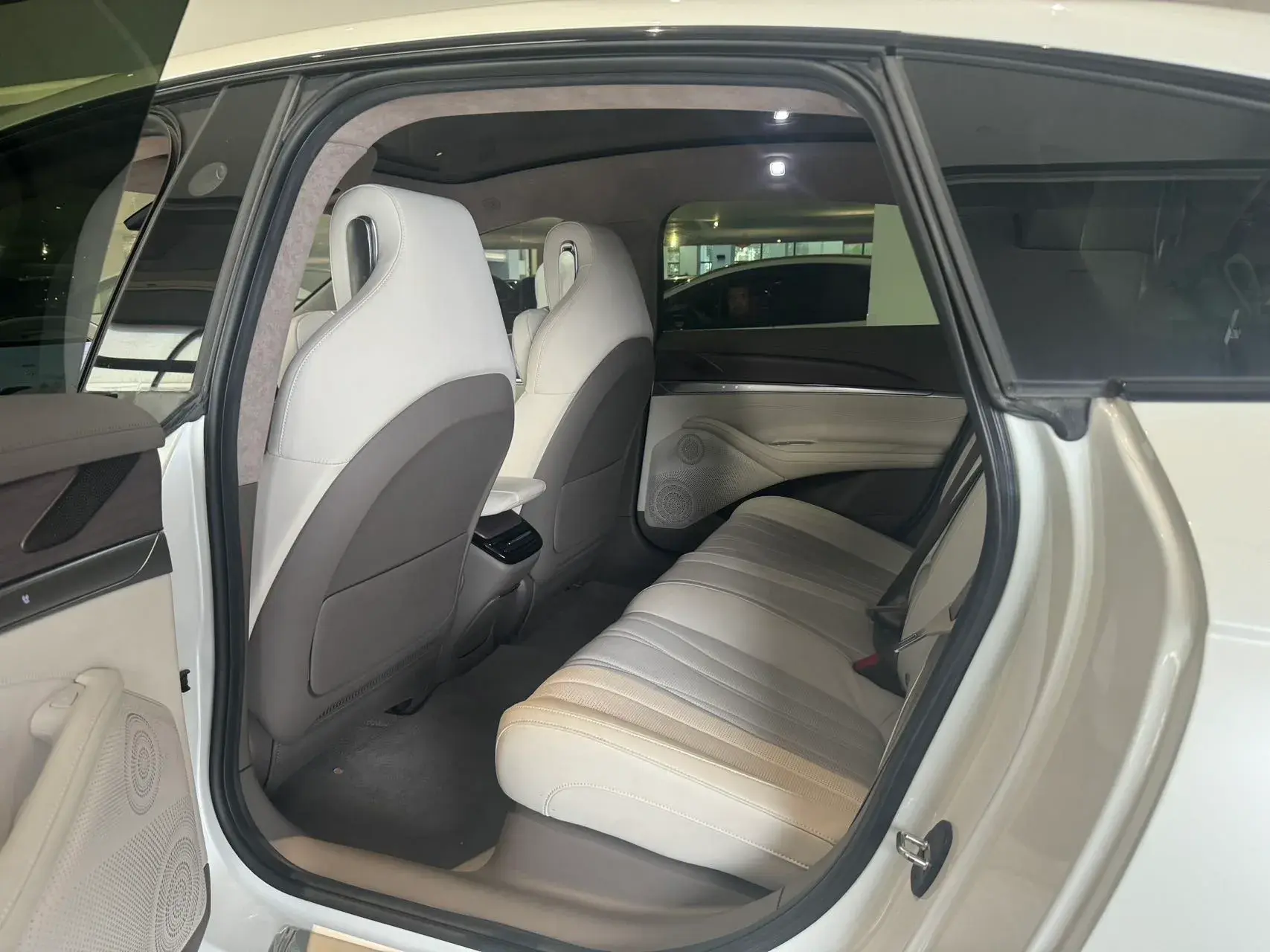 2022 IM L7 thumbnail 4