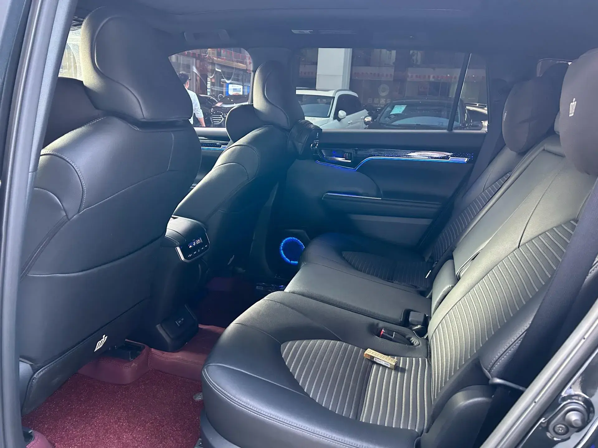 2023 TOYOTA CROWN thumbnail 4