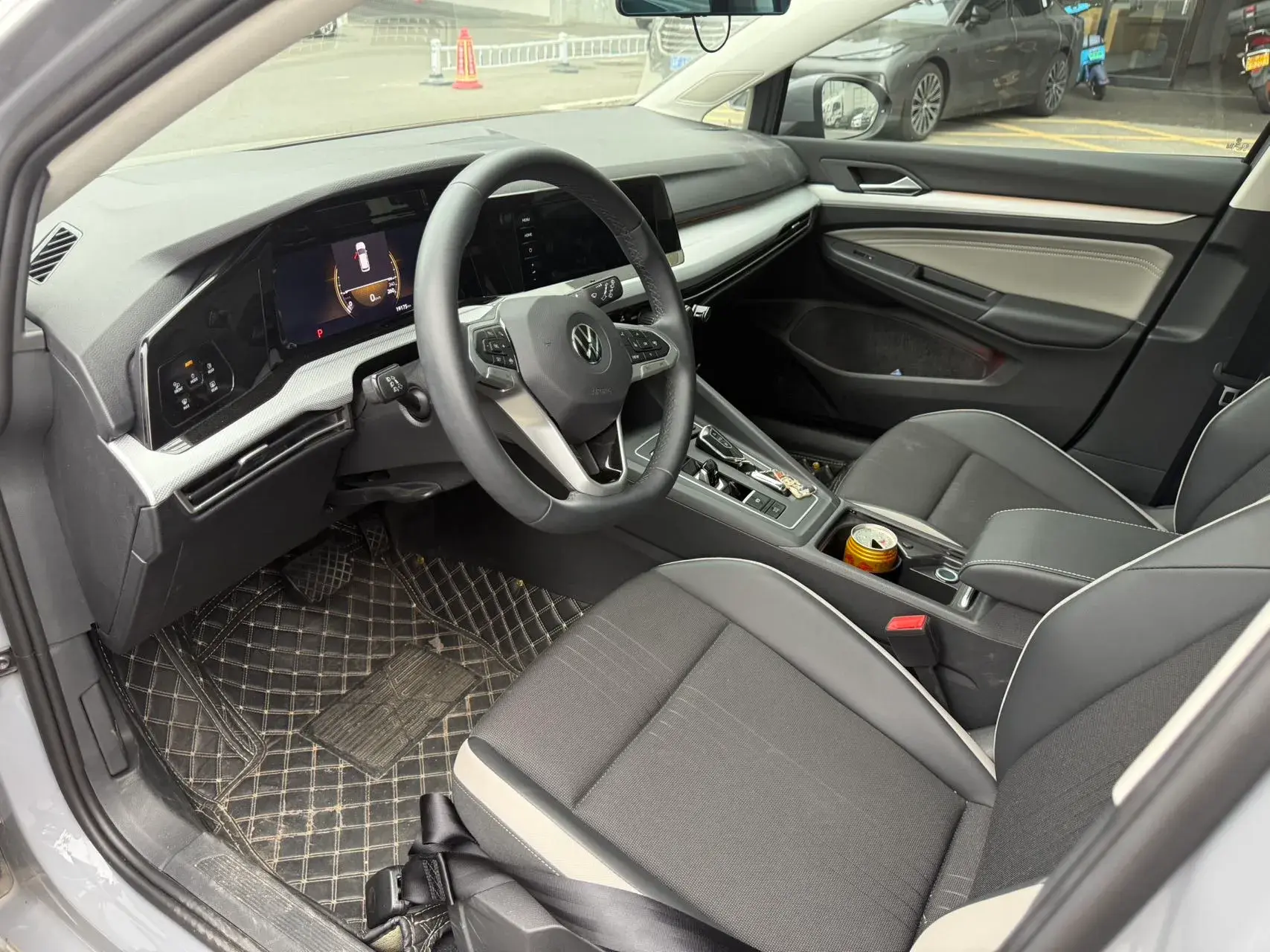 2023 VOLKSWAGEN GOLF thumbnail 2