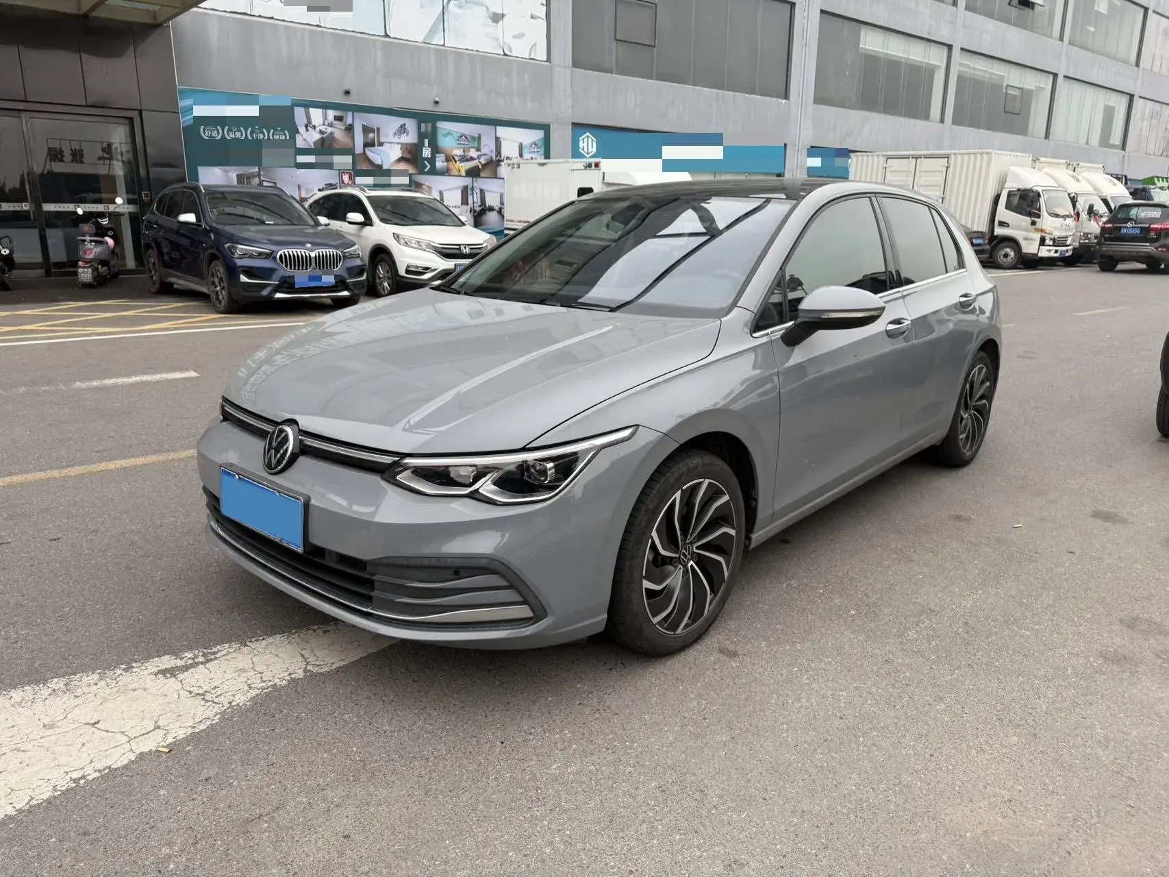 2023 VOLKSWAGEN GOLF view 1