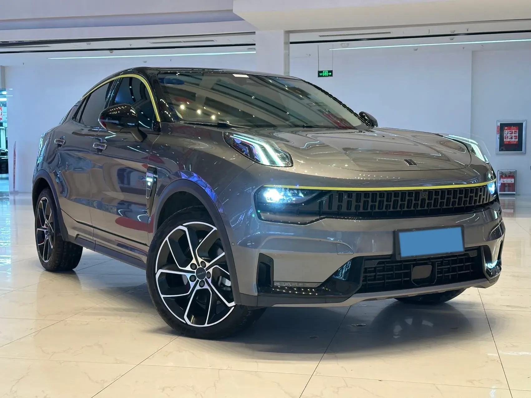 2020 LYNK&CO 05 thumbnail 3