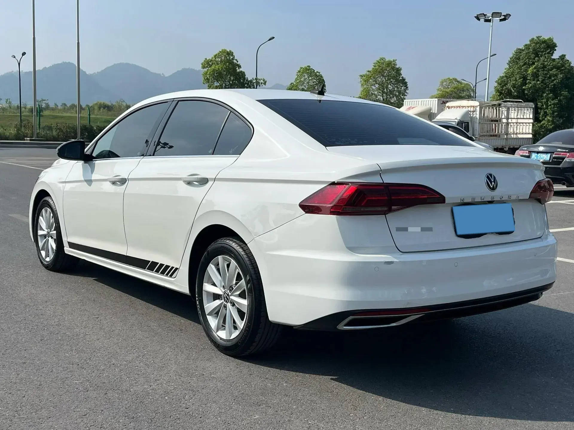 2021 VOLKSWAGEN BORA thumbnail 4