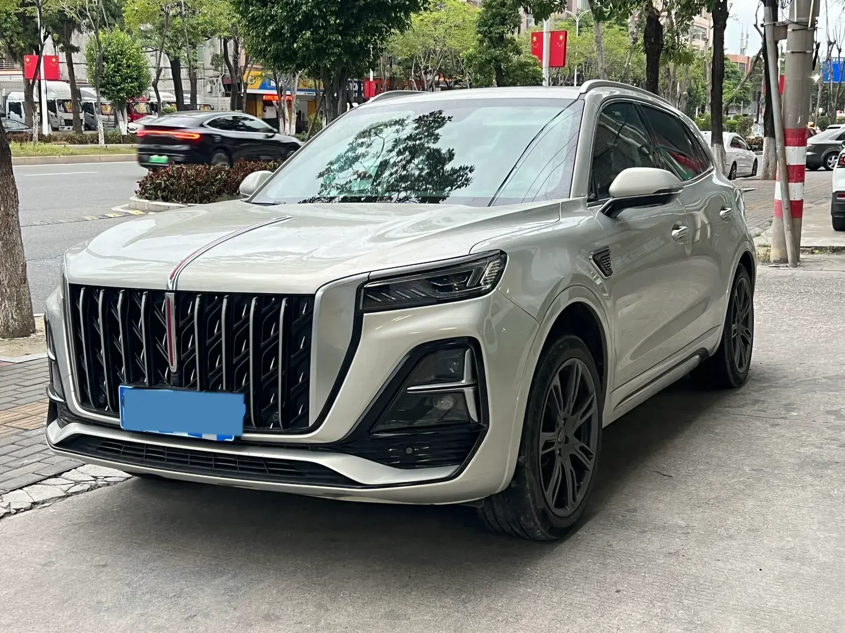 2023 HONGQI HS5 view 1