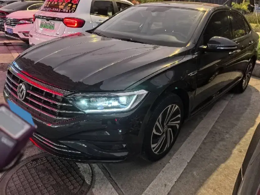 2020 VOLKSWAGEN SAGITAR view 1