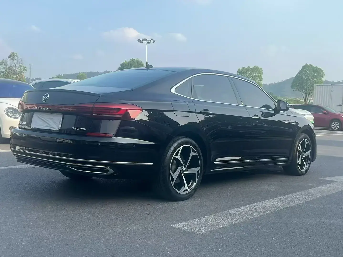 2023 VOLKSWAGEN PASSAT thumbnail 4