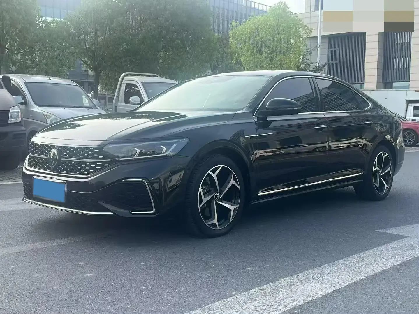 2023 VOLKSWAGEN PASSAT view 1