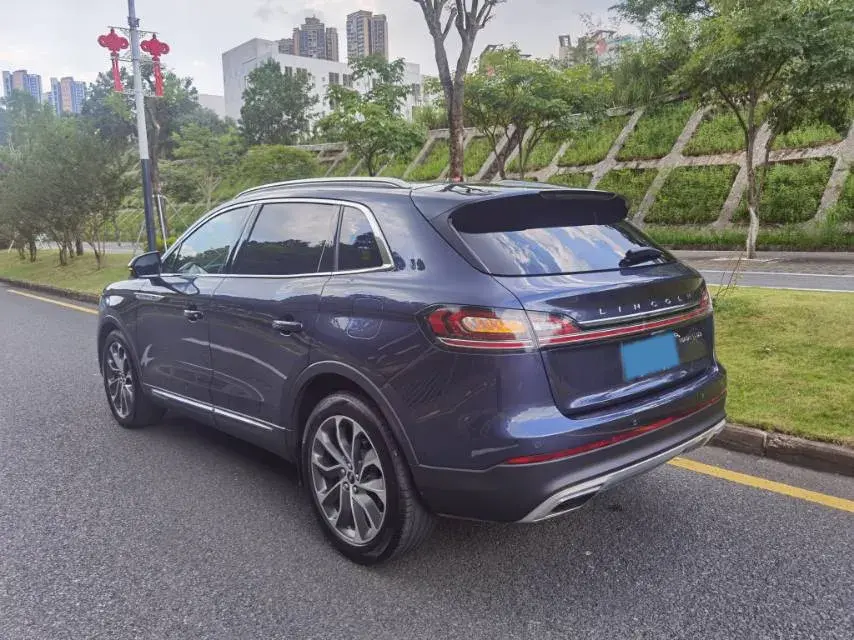 2021 LINCOLN NAUTILUS thumbnail 4