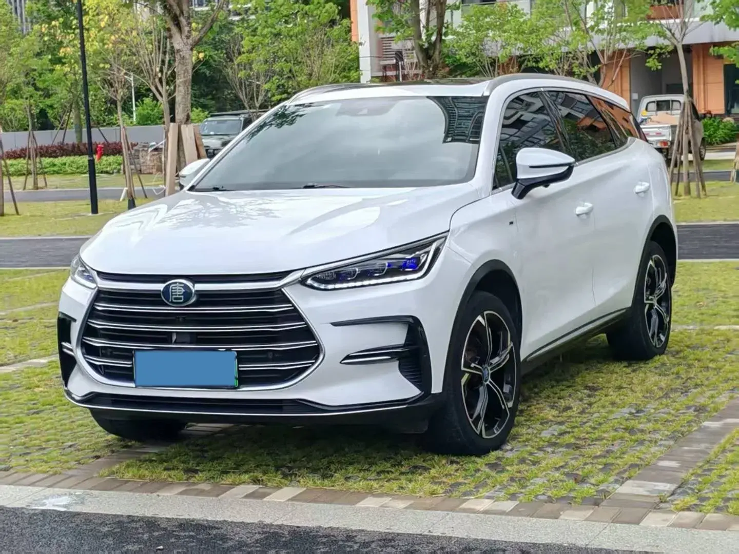 2020 BYD TANG view 1
