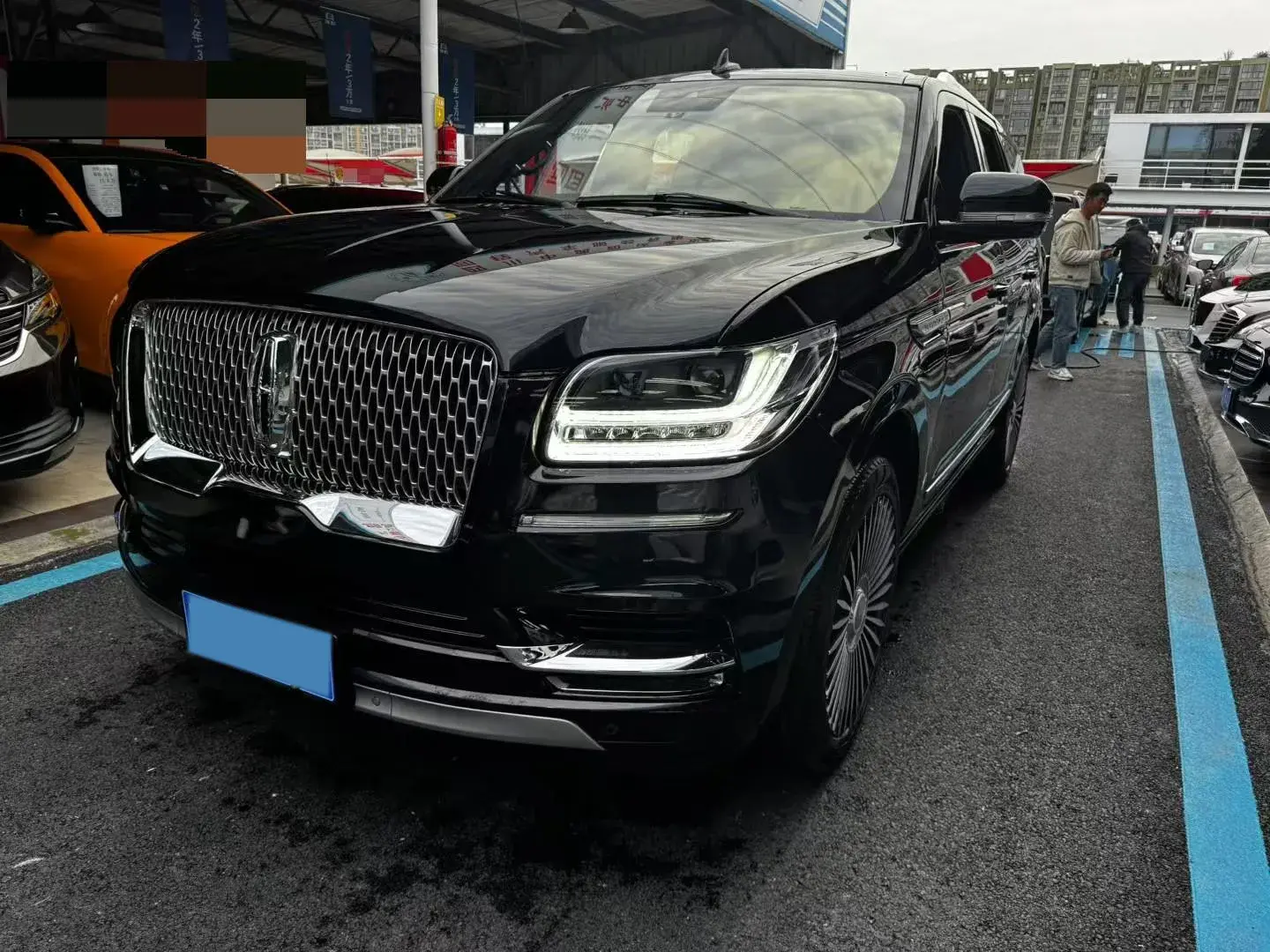 2020 LINCOLN NAVIGATOR view 1