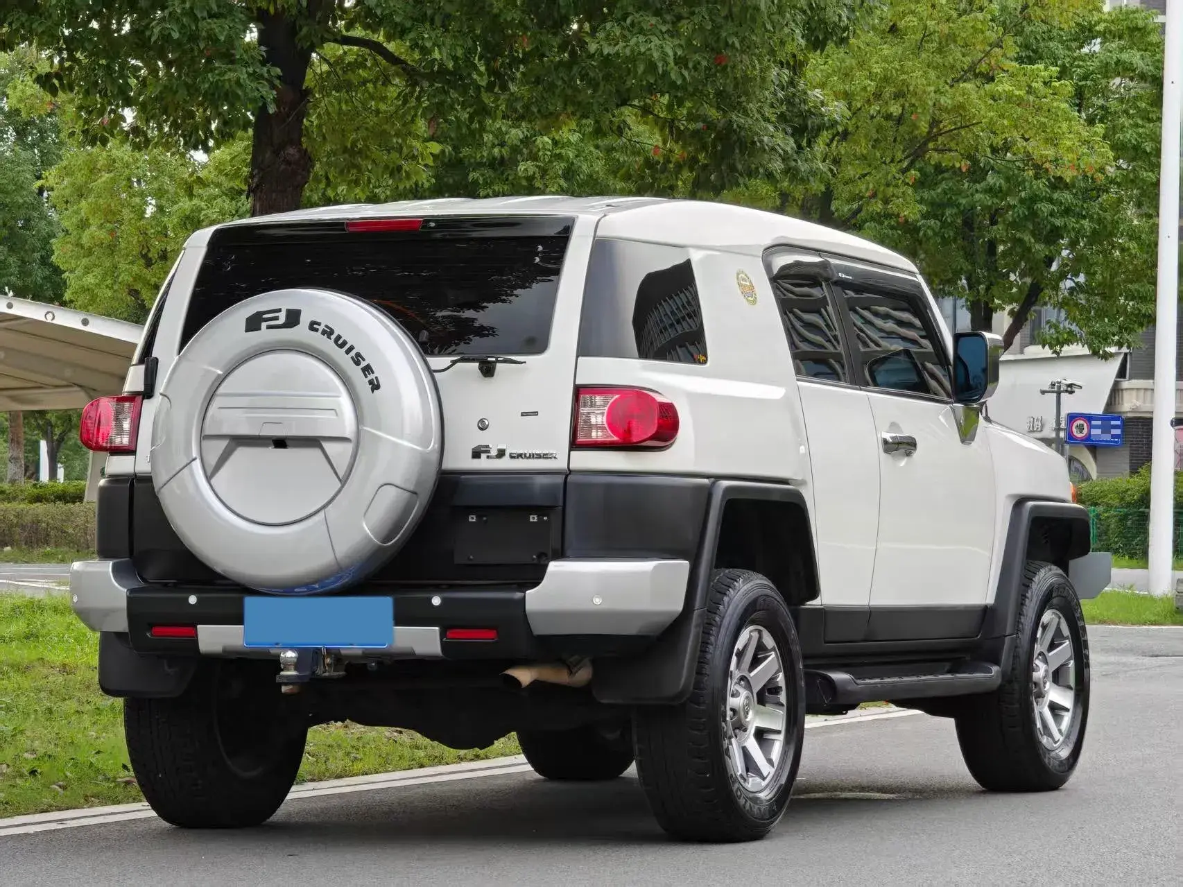 2013 TOYOTA FJ thumbnail 4