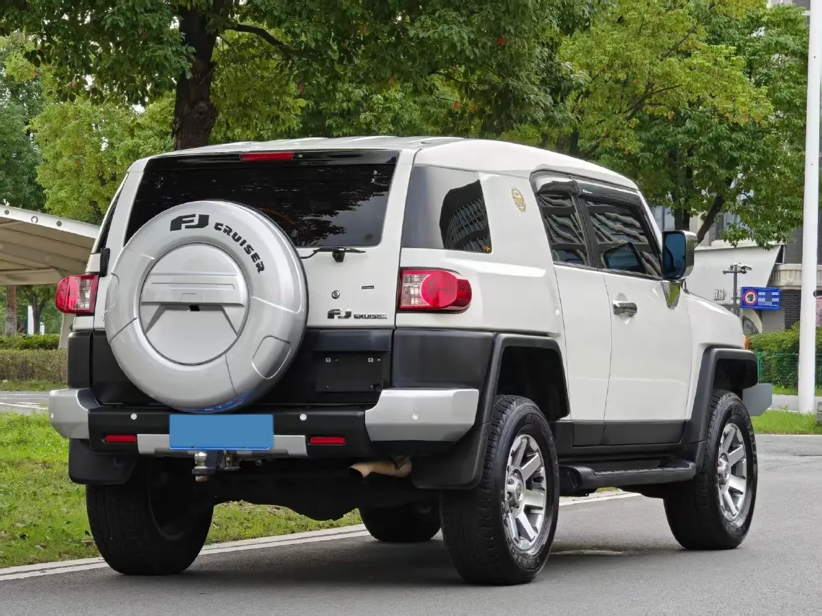 2013 Toyota FJ Cruiser 4.0L 272HP V6 5AT,autocango,china used car exporter,china ev exporter,chinese used car exporter,chinese used ev exporter