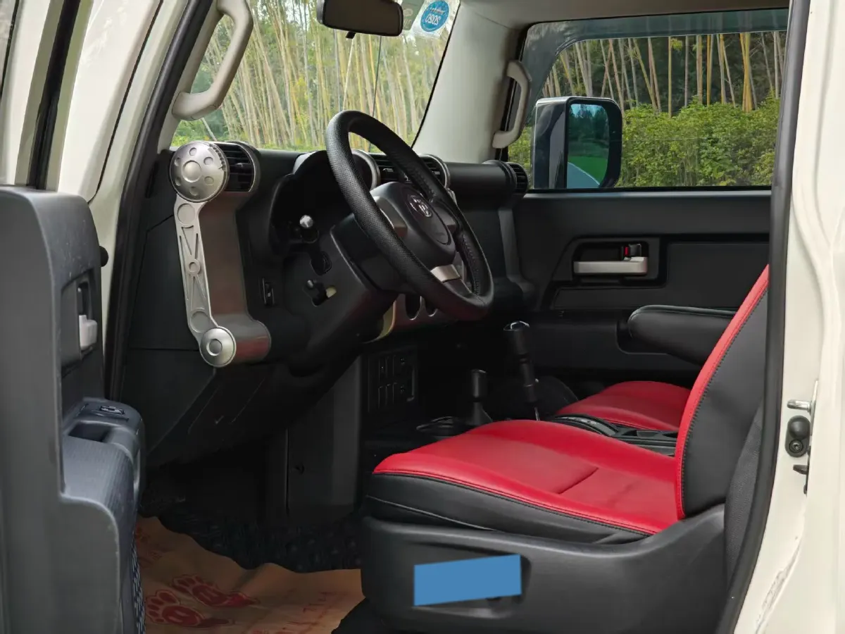 2013 Toyota FJ Cruiser 4.0L 272HP V6 5AT,autocango,china used car exporter,china ev exporter,chinese used car exporter,chinese used ev exporter