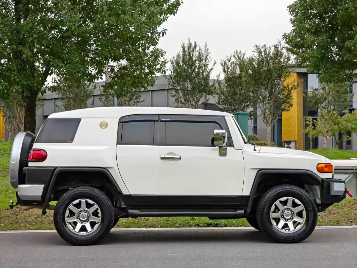 2013 Toyota FJ Cruiser 4.0L 272HP V6 5AT,autocango,china used car exporter,china ev exporter,chinese used car exporter,chinese used ev exporter