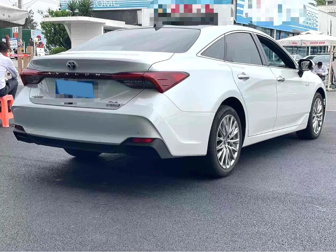 2022 TOYOTA AVALON thumbnail 3