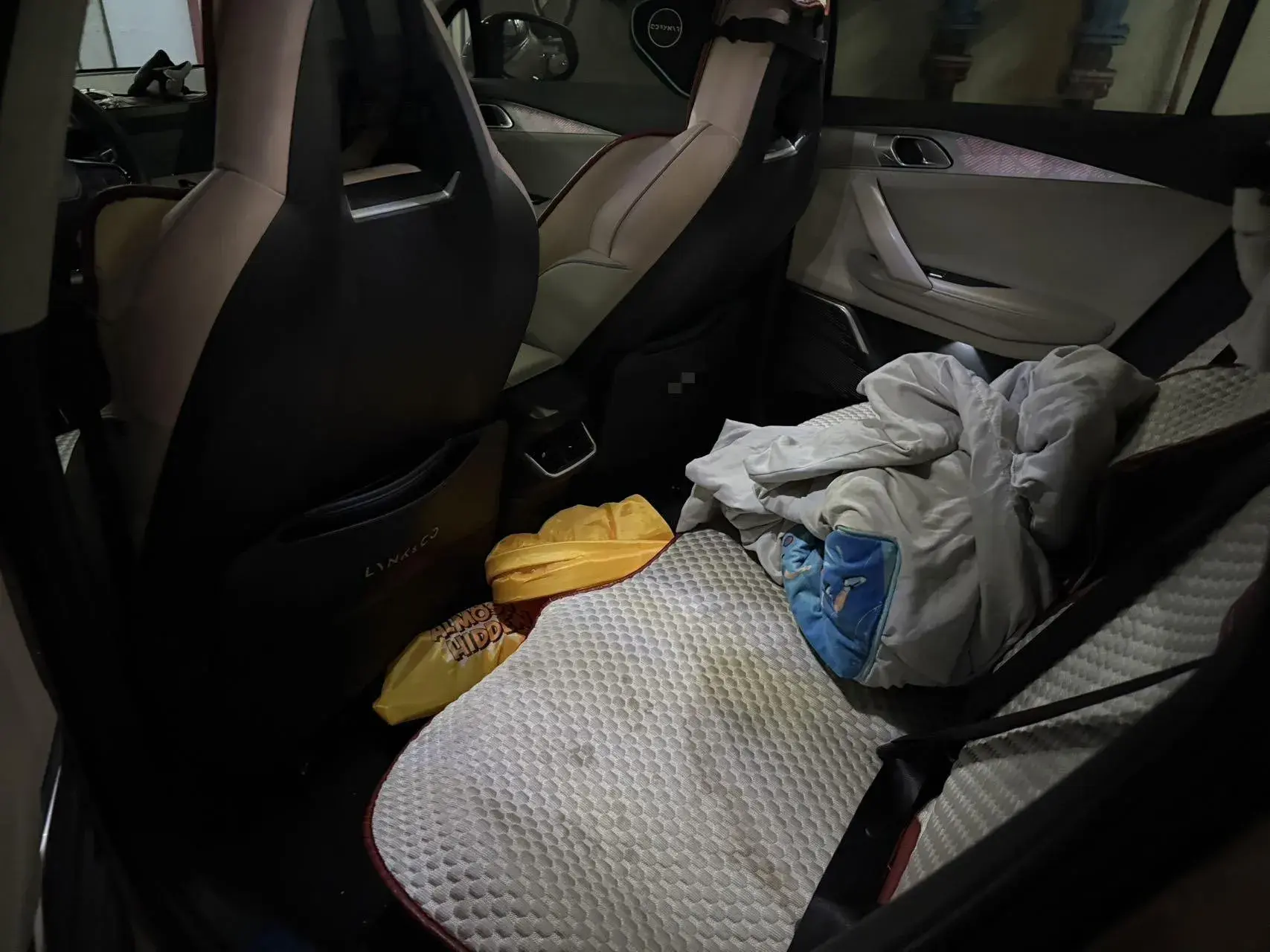 2022 LYNK&CO 06 thumbnail 3