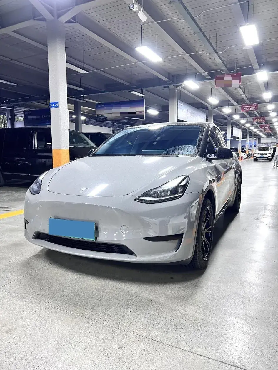 2022 TESLA MODEL view 1