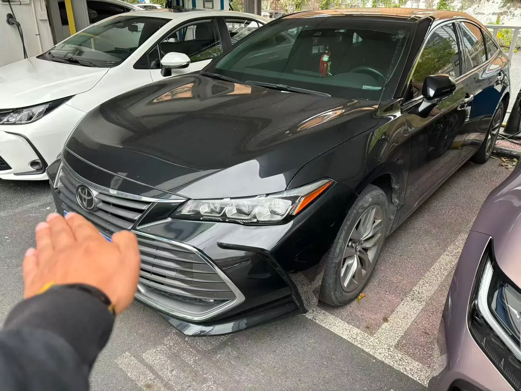 2022 TOYOTA AVALON view 1