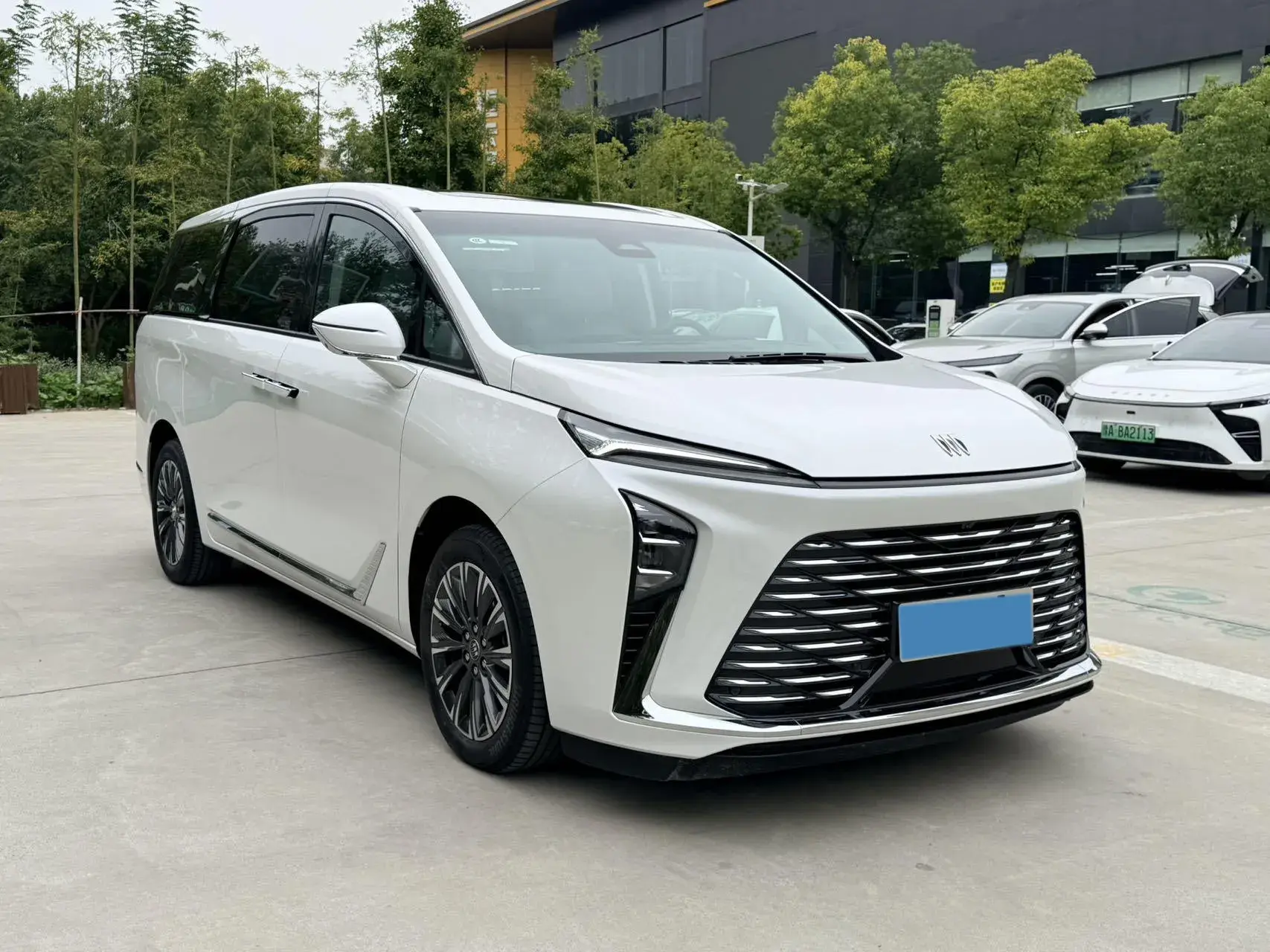 2025 BUICK GL8 thumbnail 3