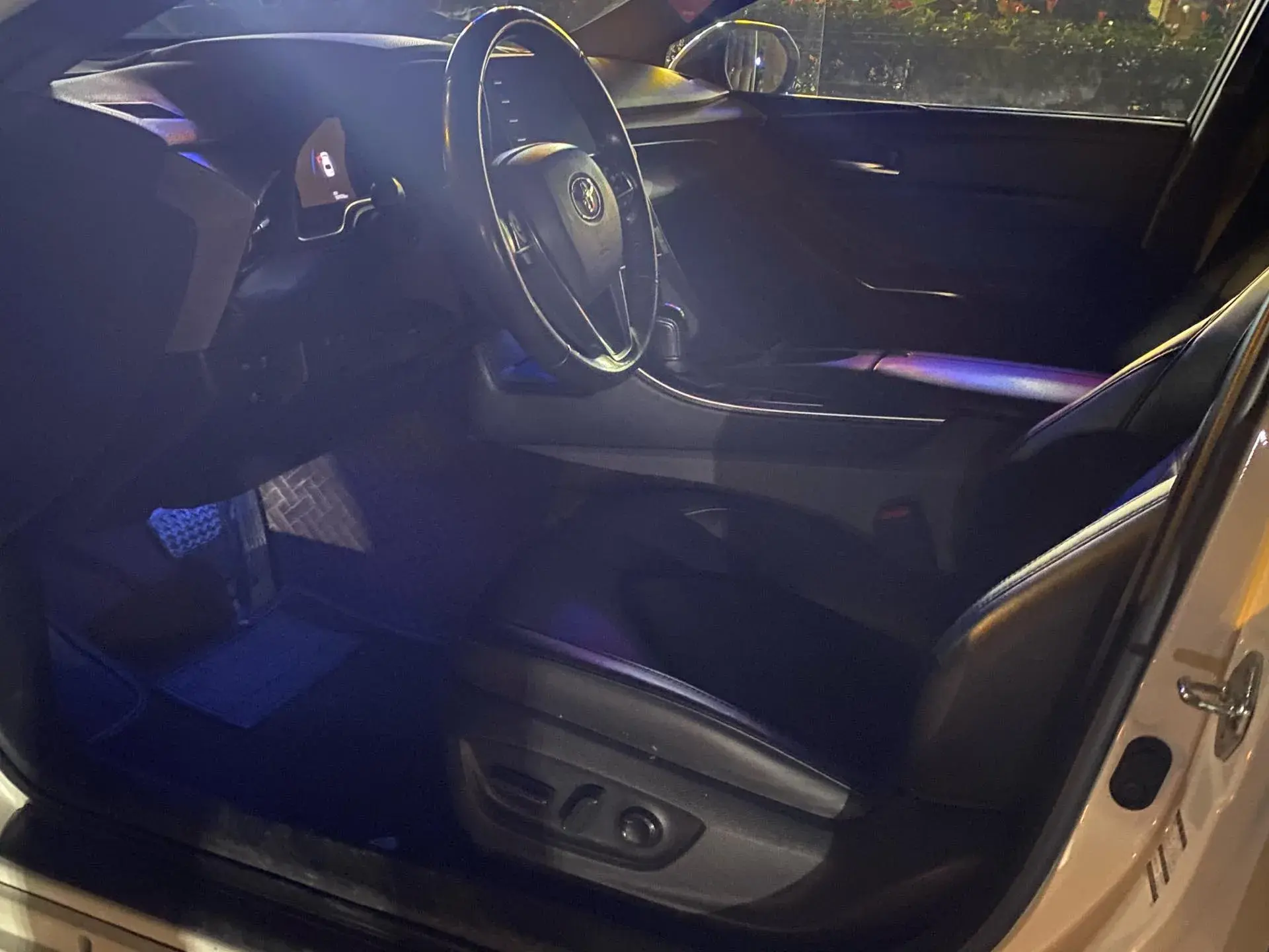 2019 TOYOTA AVALON thumbnail 3