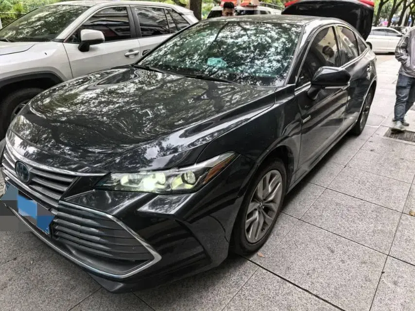 2019 TOYOTA AVALON view 1