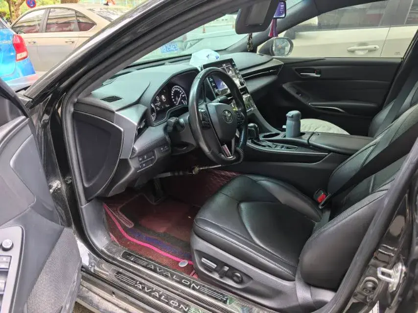2019 TOYOTA AVALON thumbnail 3